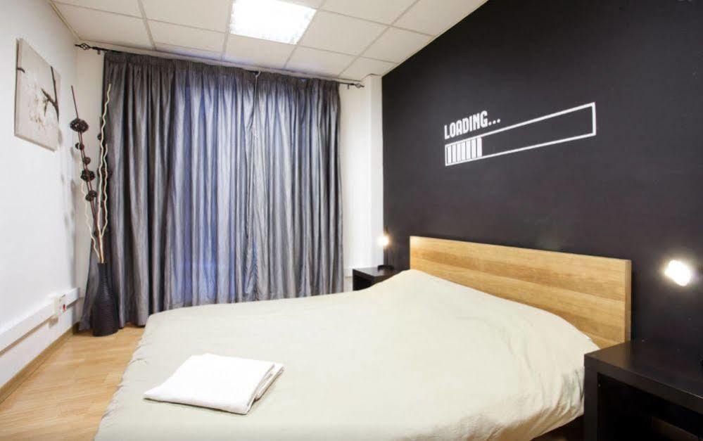 Holidaysbcn Hostel บาร์เซโลนา ภายนอก รูปภาพ